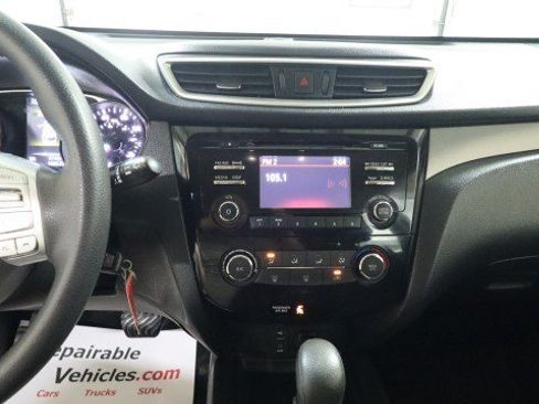 Used 2015 Nissan Rogue S AWD/4WD image 12