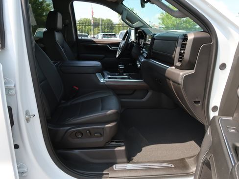 Used 2024 GMC Sierra 1500 SLT w/ SLT Premium Package AWD/4WD image 39