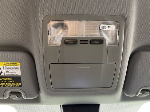 Used 2019 Toyota Highlander Plus FWD image 29