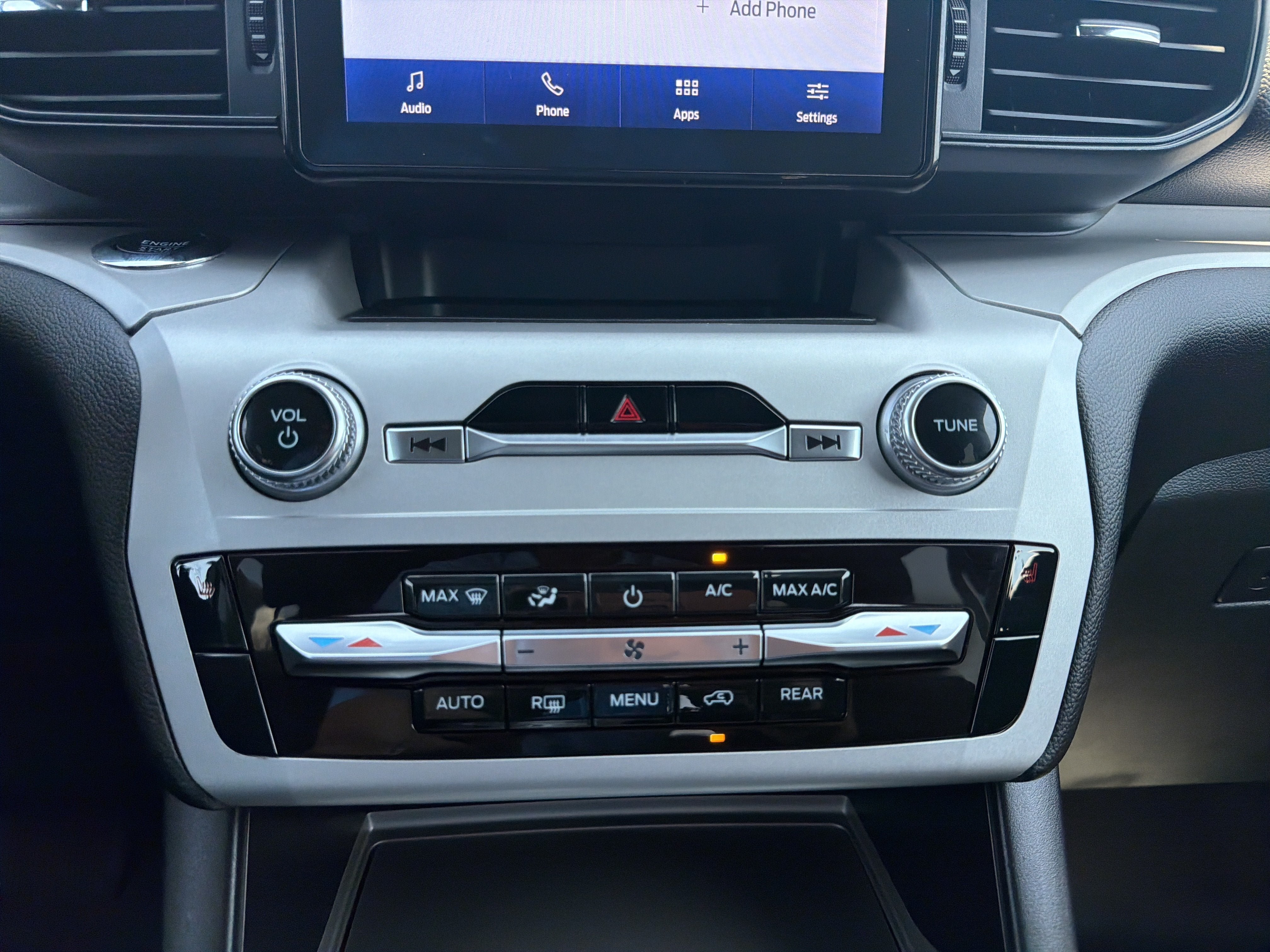 Used 2023 Ford Explorer XLT w/ Class IV Trailer Tow Package AWD/4WD image 20