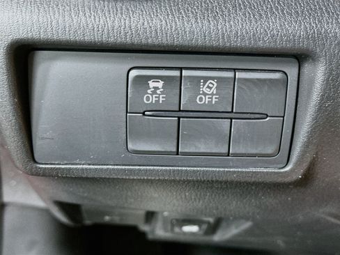 Used 2022 MAZDA MX-5 Miata RF Grand Touring RWD image 17