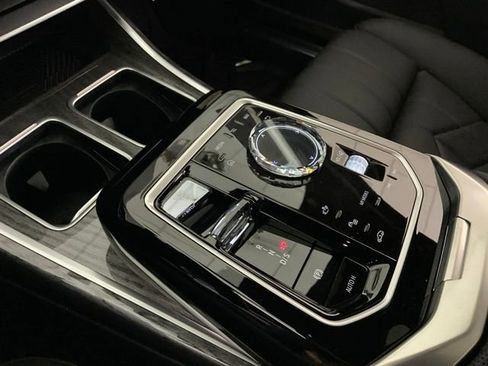 Certified 2024 BMW 760i xDrive AWD/4WD image 19