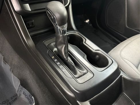 Used 2022 Chevrolet Colorado W/T RWD image 43