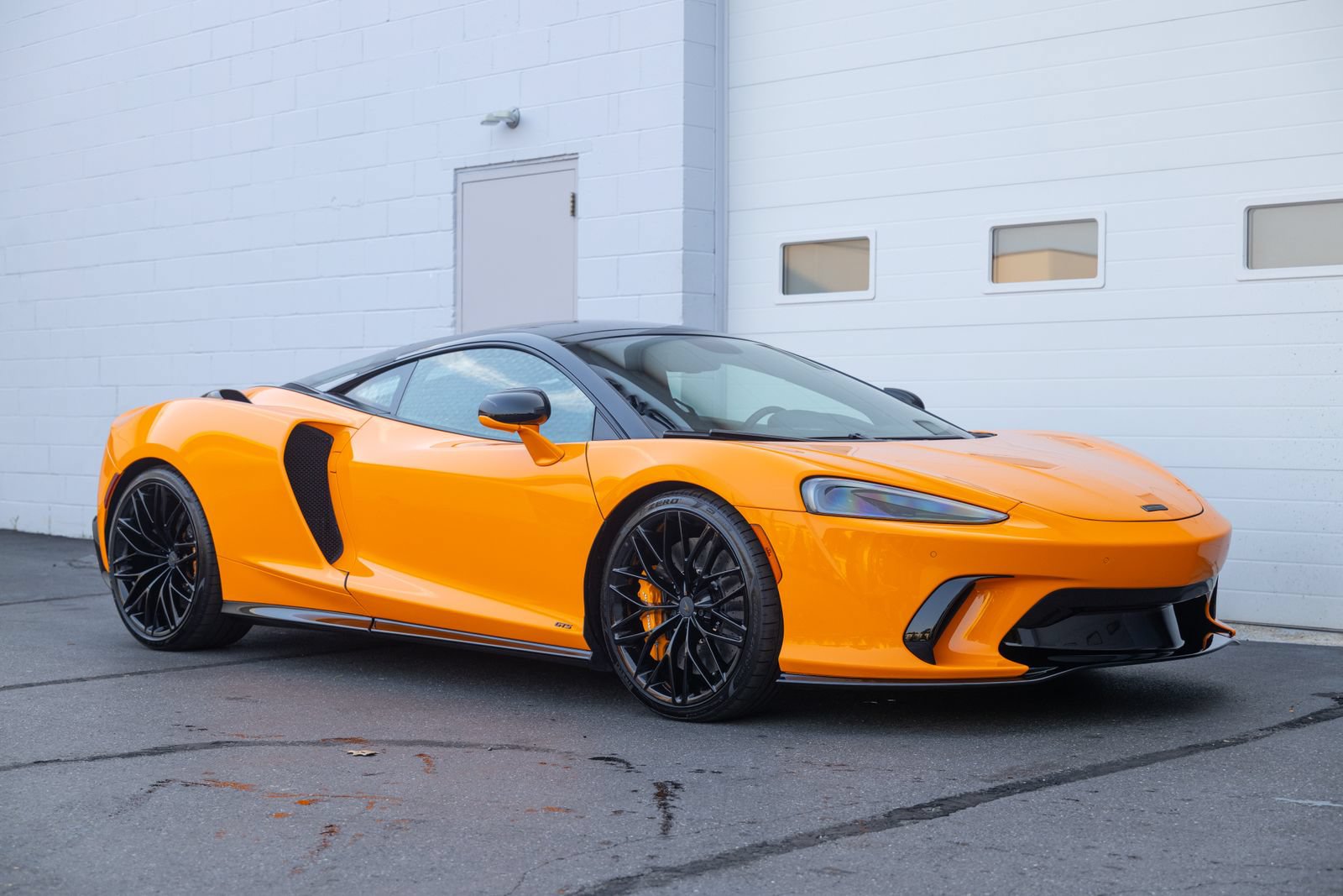 Used 2025 McLaren GTS RWD image 3