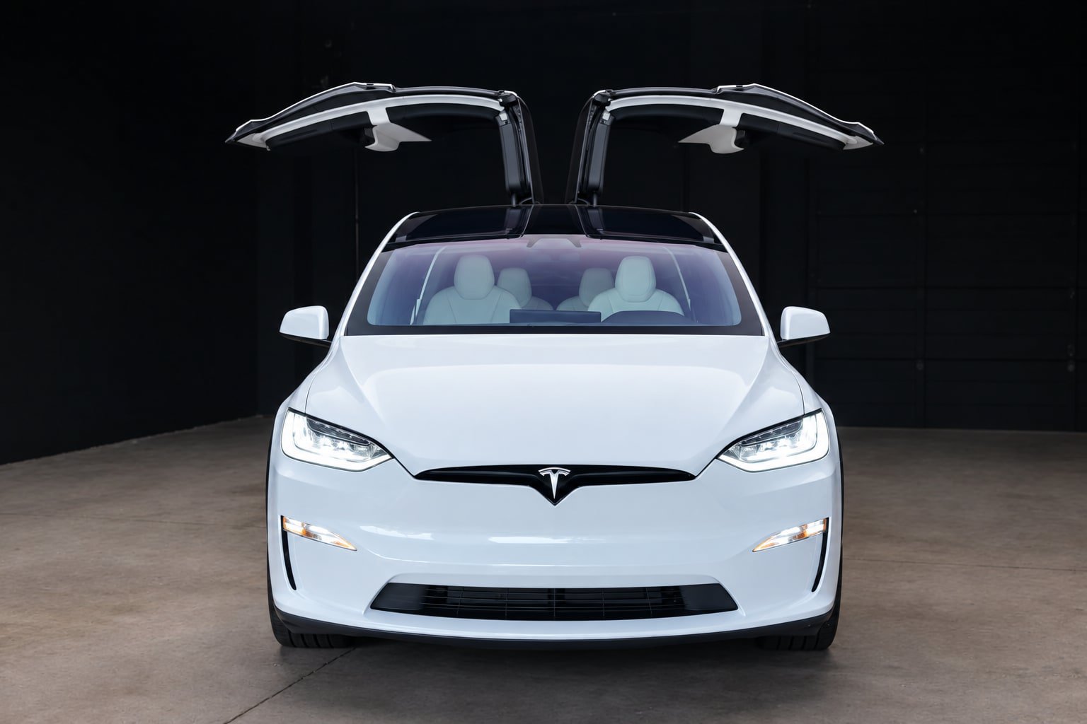 Used 2023 Tesla Model X Plaid AWD/4WD image 2