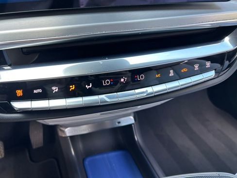 Used 2024 Cadillac Lyriq Luxury AWD/4WD image 33