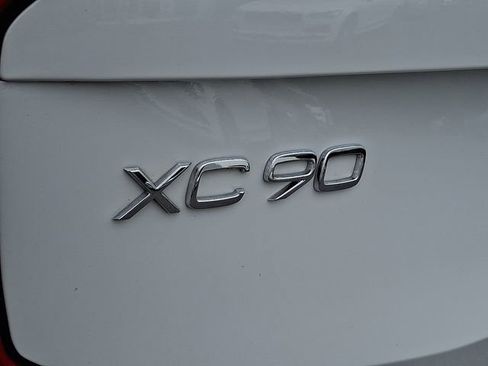 Used 2025 Volvo XC90 T8 Plus AWD/4WD image 34