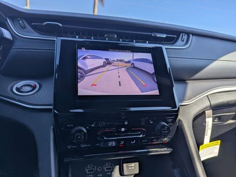 New 2026 Jeep Grand Cherokee Laredo X image 21