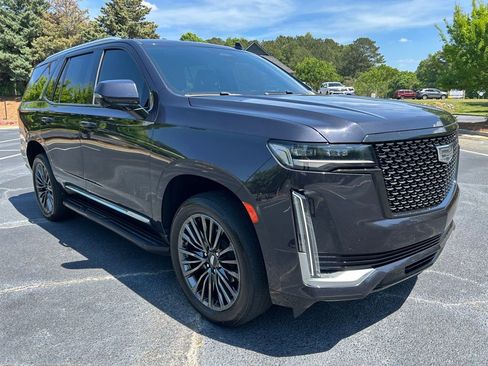 Used 2022 Cadillac Escalade Premium Luxury w/ LPO, Illumination Package AWD/4WD image 22