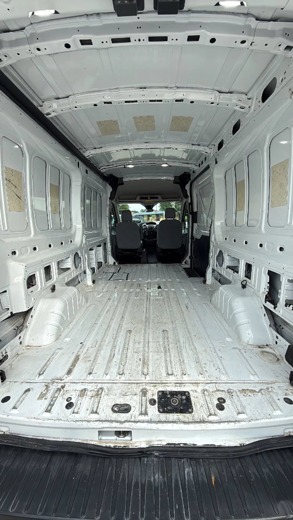 Used 2018 Ford Transit 350 148 Medium Roof RWD image 11