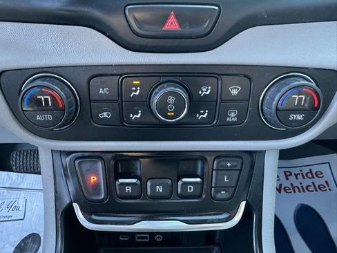 Used 2020 GMC Terrain SLT w/ Preferred Package image 15