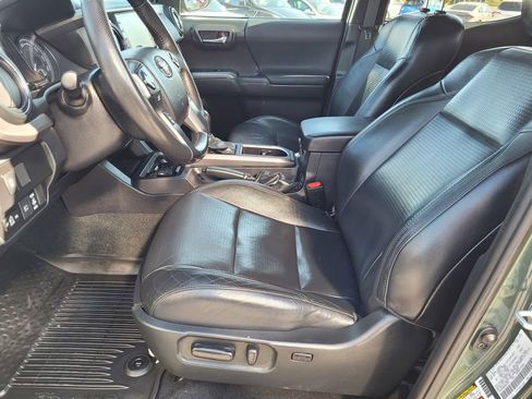 Used 2022 Toyota Tacoma TRD Sport w/ TRD Premium Sport Package image 27