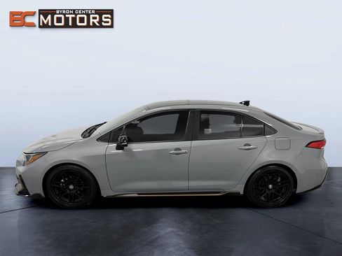 Used 2022 Toyota Corolla SE w/ Carpet Mat Package (TMS) image 3