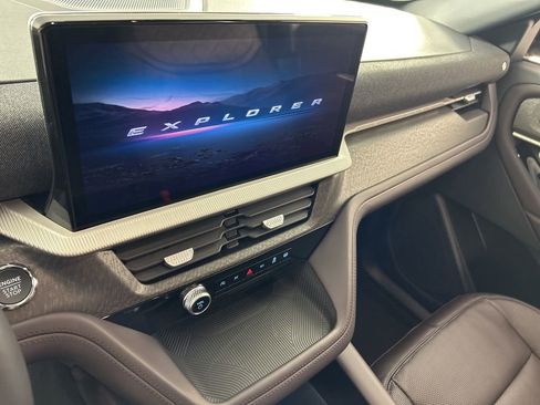 New 2026 Ford Explorer Platinum image 14