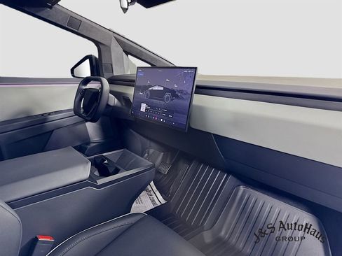 Used 2025 Tesla Cybertruck AWD Crew Cab image 37