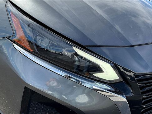 Used 2024 Nissan Altima 2.5 SV image 31