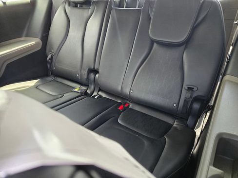 New 2026 Kia Carnival EX FWD image 10