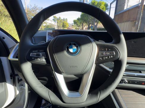 New 2026 BMW X5 xDrive50e w/ Executive Package image 12