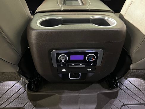 Used 2021 Chevrolet Tahoe Z71 w/ Z71 Signature Package image 35