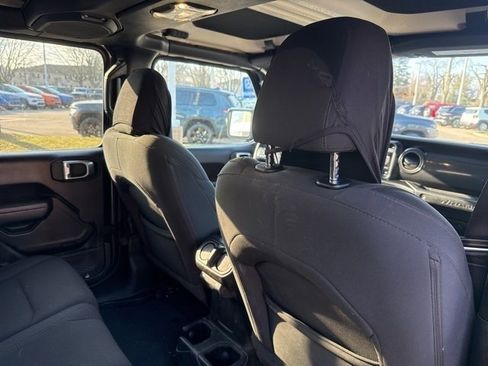 Used 2022 Jeep Wrangler Unlimited Sport image 12