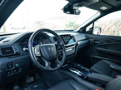 Used 2021 Honda Pilot Black Edition image 16