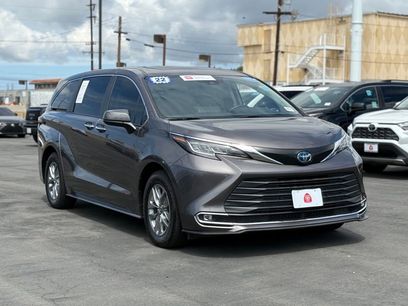 Certified 2022 Toyota Sienna XLE