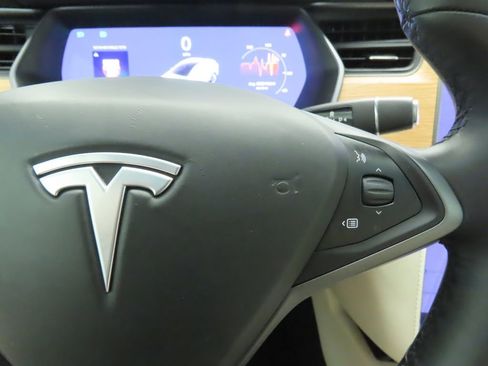 Used 2020 Tesla Model X Long Range image 12