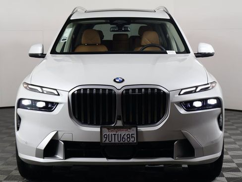 Certified 2026 BMW X7 xDrive40i w/ Premium Package image 2