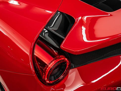 Used 2019 Ferrari 488 Pista Coupe RWD image 25