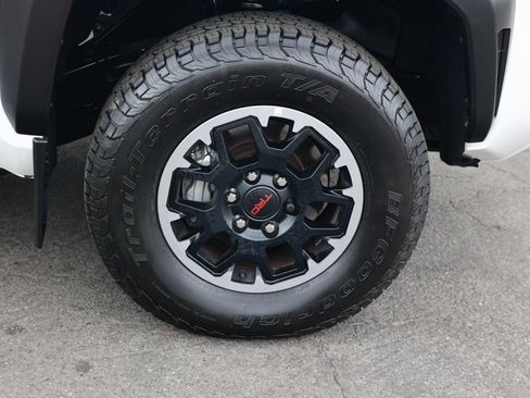 Used 2024 Toyota Tacoma TRD Off-Road AWD/4WD image 8
