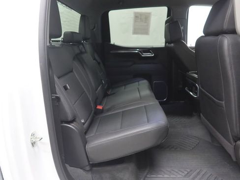 Used 2025 Chevrolet Silverado 1500 LTZ AWD/4WD image 11