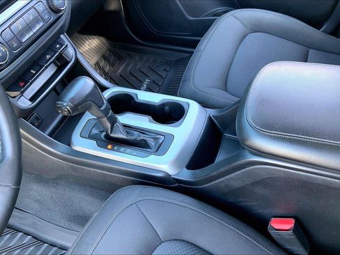 Used 2021 Chevrolet Colorado LT AWD/4WD image 14