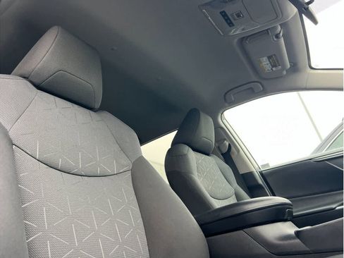 Used 2020 Toyota RAV4 XLE image 19