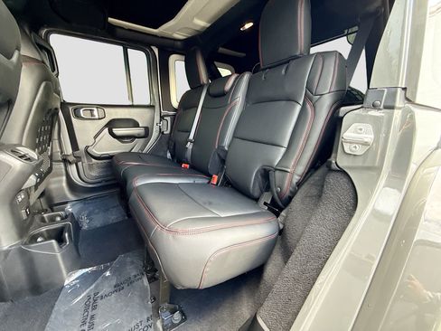 Used 2021 Jeep Wrangler Unlimited Rubicon AWD/4WD image 19