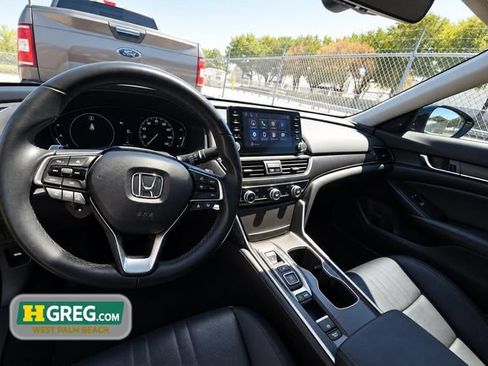Used 2022 Honda Accord Touring image 11
