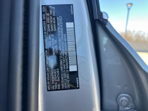 Certified 2025 Volvo XC90 B6 Plus image 34