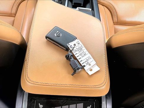 Certified 2023 Volvo XC90 B6 Ultimate w/ Protection Package Premier AWD/4WD image 14