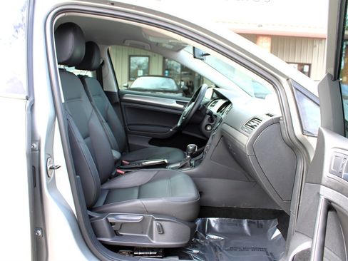 Used 2015 Volkswagen Golf TDI S image 16