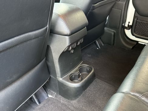 Used 2017 Jeep Wrangler Unlimited Sahara AWD/4WD image 26