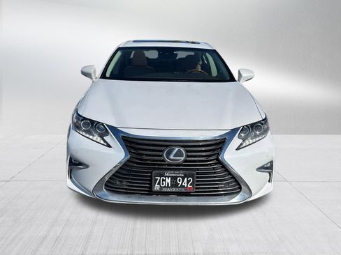 Used 2017 Lexus ES 350 ES 350 w/ Luxury Package image 2