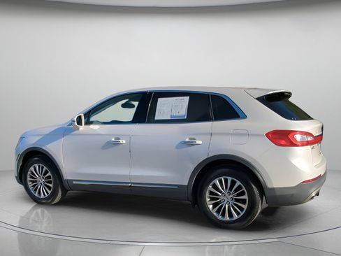 Used 2016 Lincoln MKX Select image 17