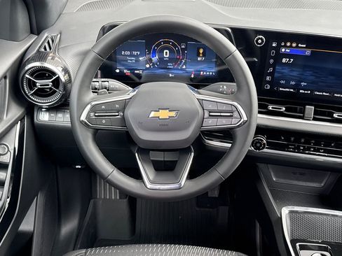 New 2026 Chevrolet Equinox LT w/ Safety and Technology Package AWD/4WD image 13