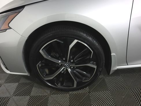 Used 2023 Nissan Altima 2.5 SR w/ SR Premium Package AWD/4WD image 26