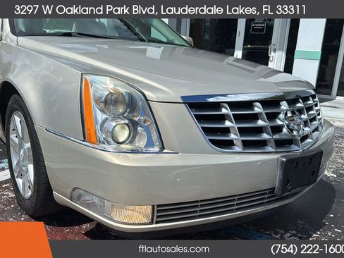 Used 2007 Cadillac DTS w/ Trunk Convenience Package image 21
