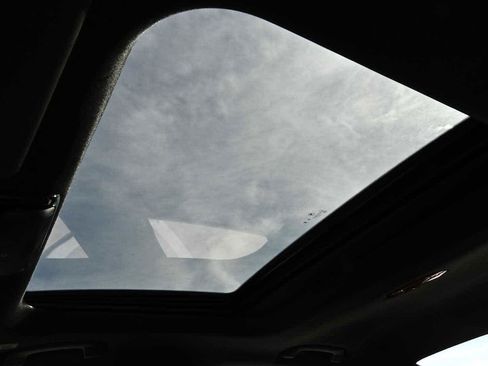 New 2026 BMW 330i Sedan w/ M Sport Package image 23