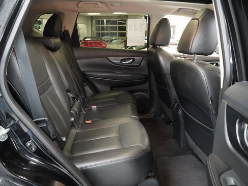 Used 2016 Nissan Rogue SL w/ SL Premium Package image 30