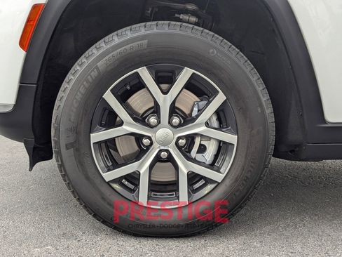 Used 2024 Jeep Grand Cherokee L Limited AWD/4WD image 33