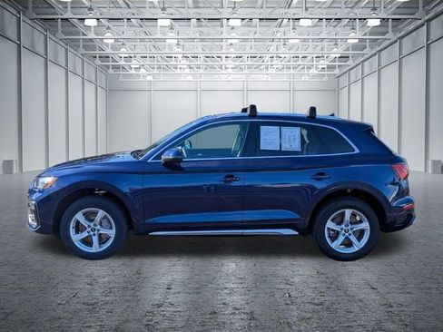 Used 2023 Audi Q5 Premium w/ Convenience Package image 2