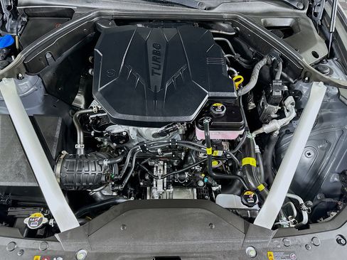 Used 2025 Genesis G70 2.5T image 31