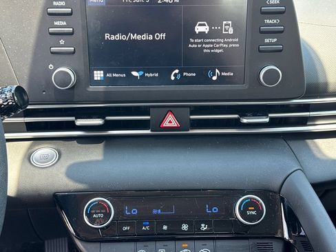 Certified 2025 Hyundai Elantra Hybrid FWD image 26